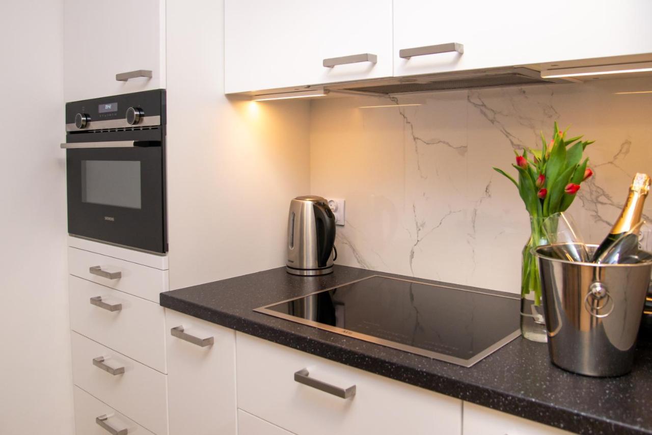 Maya'S Flats & Resorts 49 - Spacious 3 Rooms Apartment In Szafarnia Danzica Esterno foto