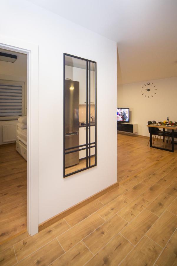 Maya'S Flats & Resorts 49 - Spacious 3 Rooms Apartment In Szafarnia Danzica Esterno foto