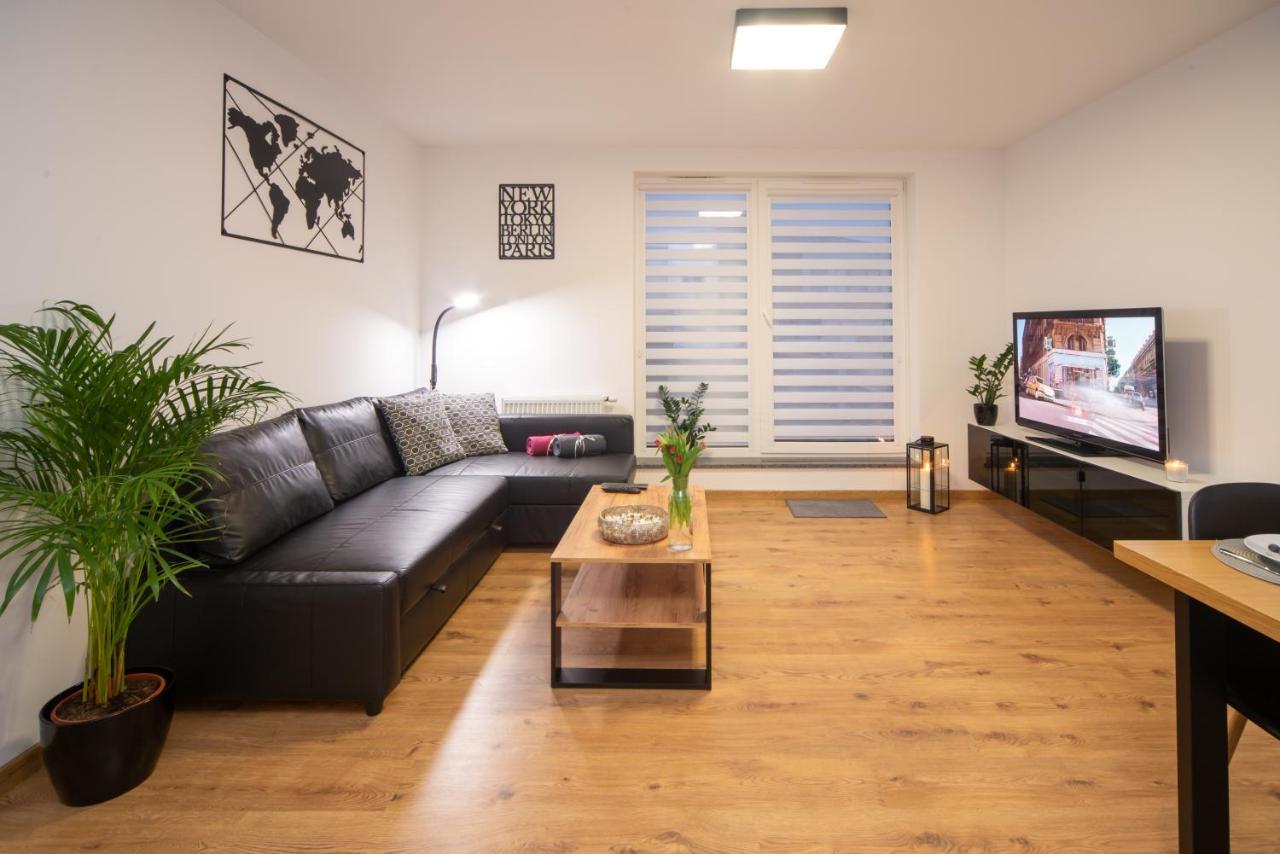 Maya'S Flats & Resorts 49 - Spacious 3 Rooms Apartment In Szafarnia Danzica Esterno foto