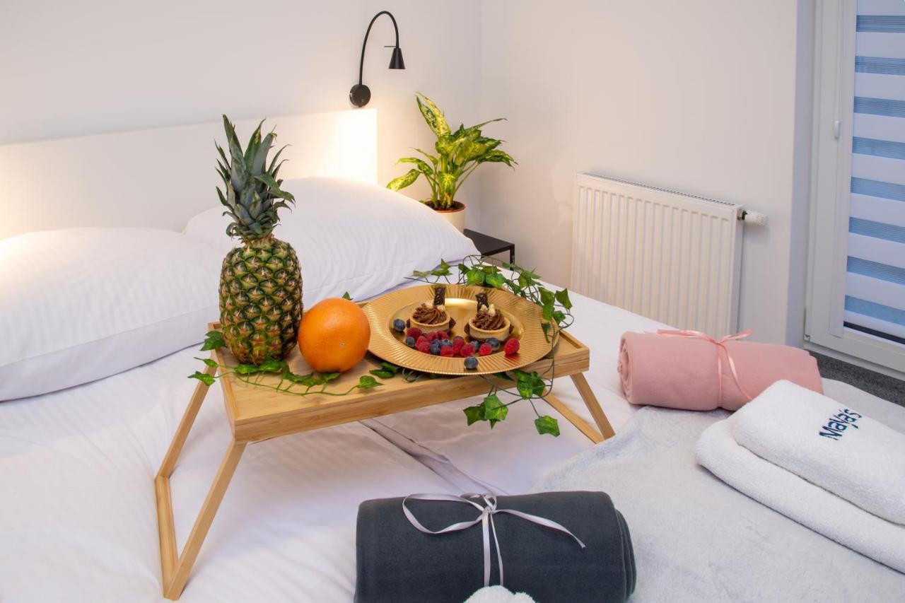 Maya'S Flats & Resorts 49 - Spacious 3 Rooms Apartment In Szafarnia Danzica Esterno foto