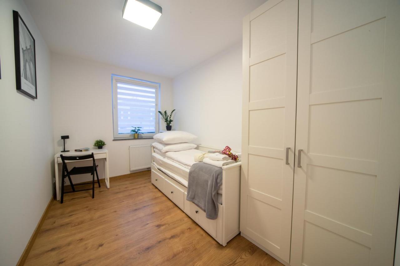 Maya'S Flats & Resorts 49 - Spacious 3 Rooms Apartment In Szafarnia Danzica Esterno foto